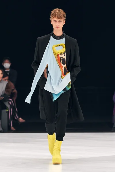 Look 60